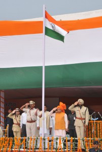 Chief Minister Manohar Lal Khattar hoisting the National Flag during the state-level Independence Day function at Dronacharya Stadium in Kurukshetra