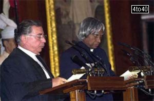 Dr APJ Abdul Kalam being sworn in by Chief Justice of India B.N. Kirpal