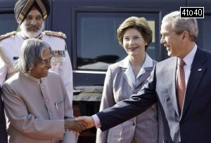 Kalam shakes hands with former US president George W Bush