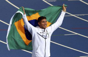 Brazil’s Thiago Braz da Silva celebrates after winning gold in Men’s Pole Vault Final at the Olympic stadium in Rio de Janeiro, Brazil, on August 15, 2016.