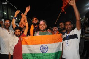 Jammu and Kashmir Lieutenant Governor Manoj Sinha on Wednesday morning flagged off the first batch of pilgrims for the annual Amarnath Yatra