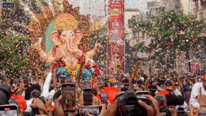 In Nagpur, devotees participated in a procession